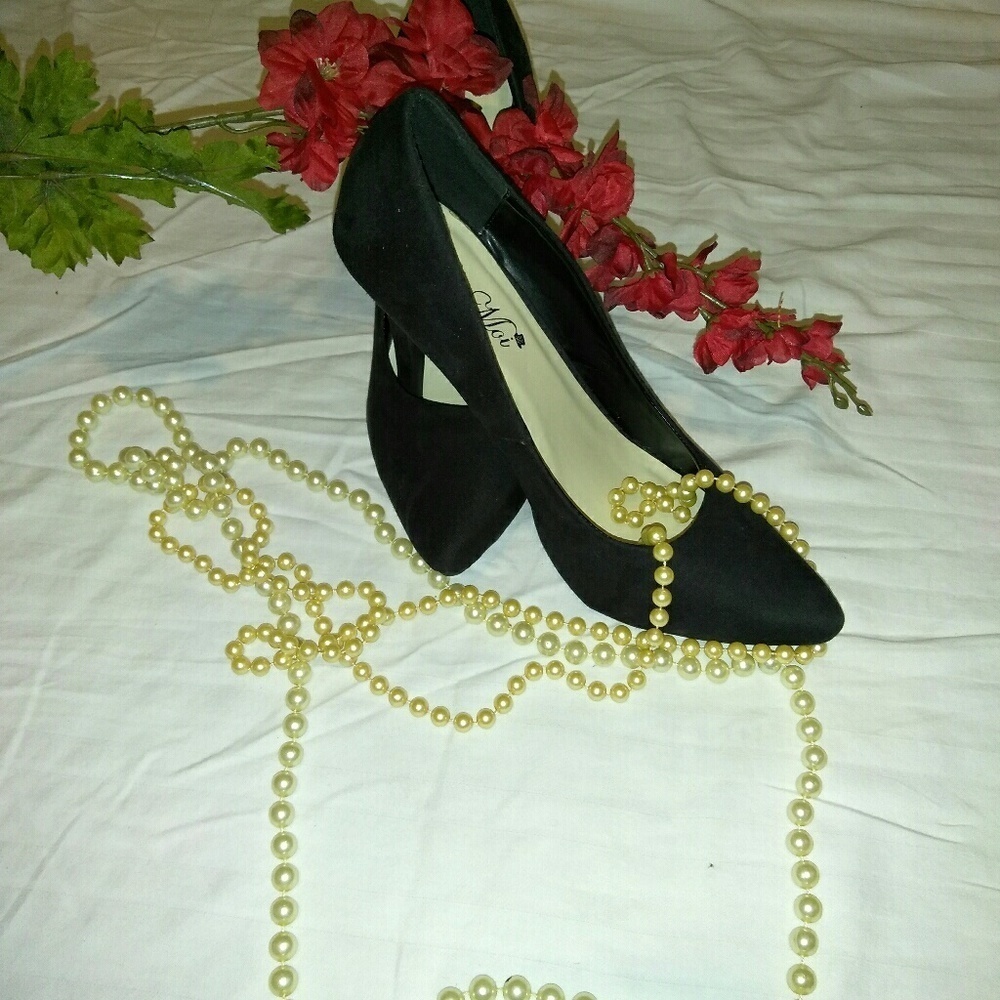 Black seude heels